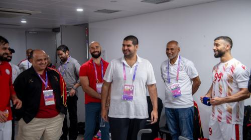 Issa bin Ali witnesses the confrontation between the handball and Olympic teams