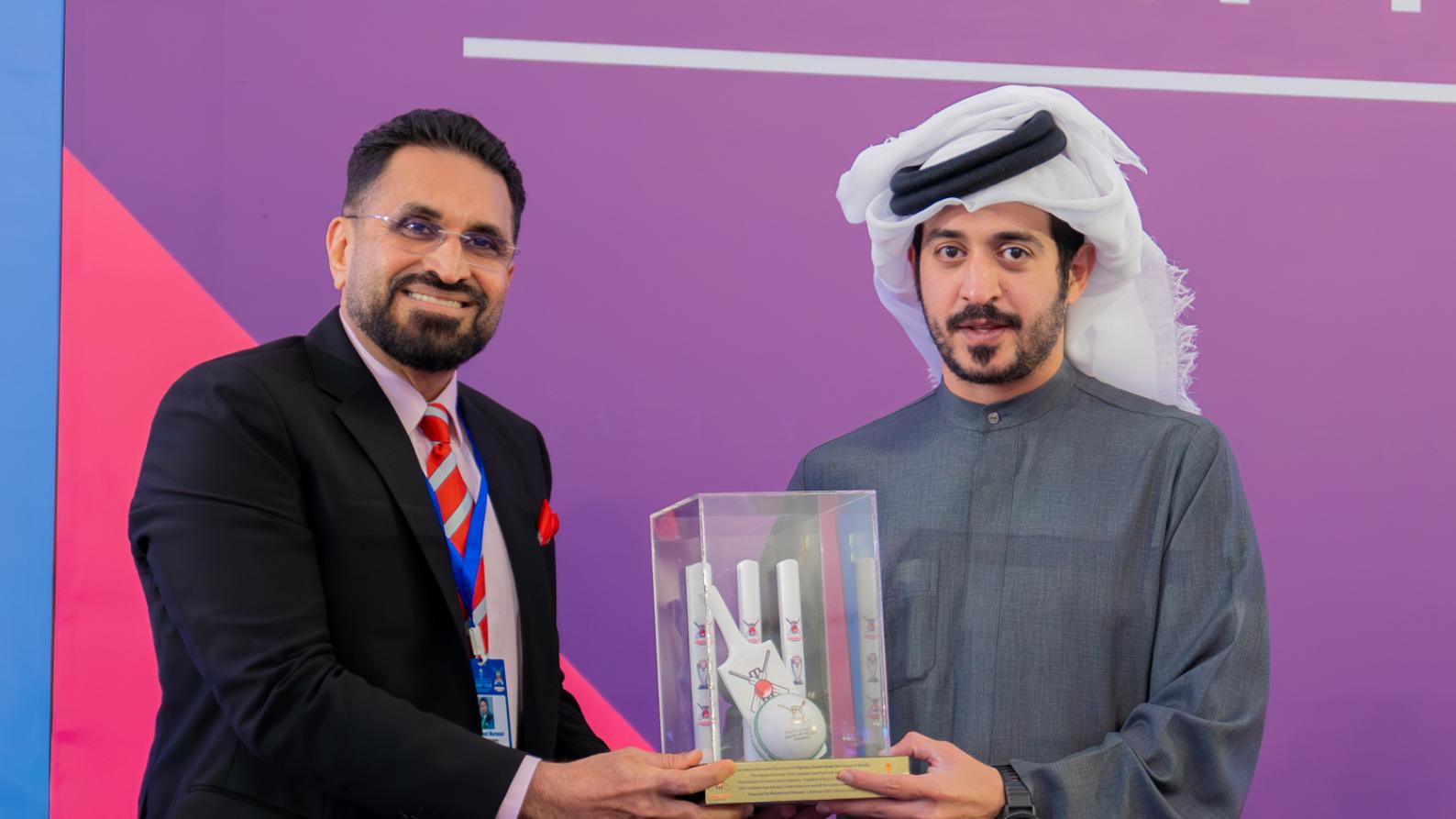Khalid bin Hamad witnesses the arrival of the Cricket World Cup
