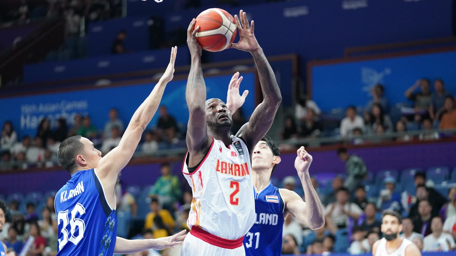 The basketball team wins over Thailand